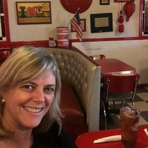 Meet your Posher, Daniela